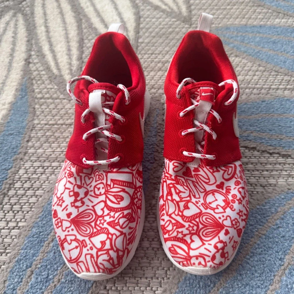 Nike Roshe One Print GS Valentines Day Athletic Sneaker Youth Size 5.5Y